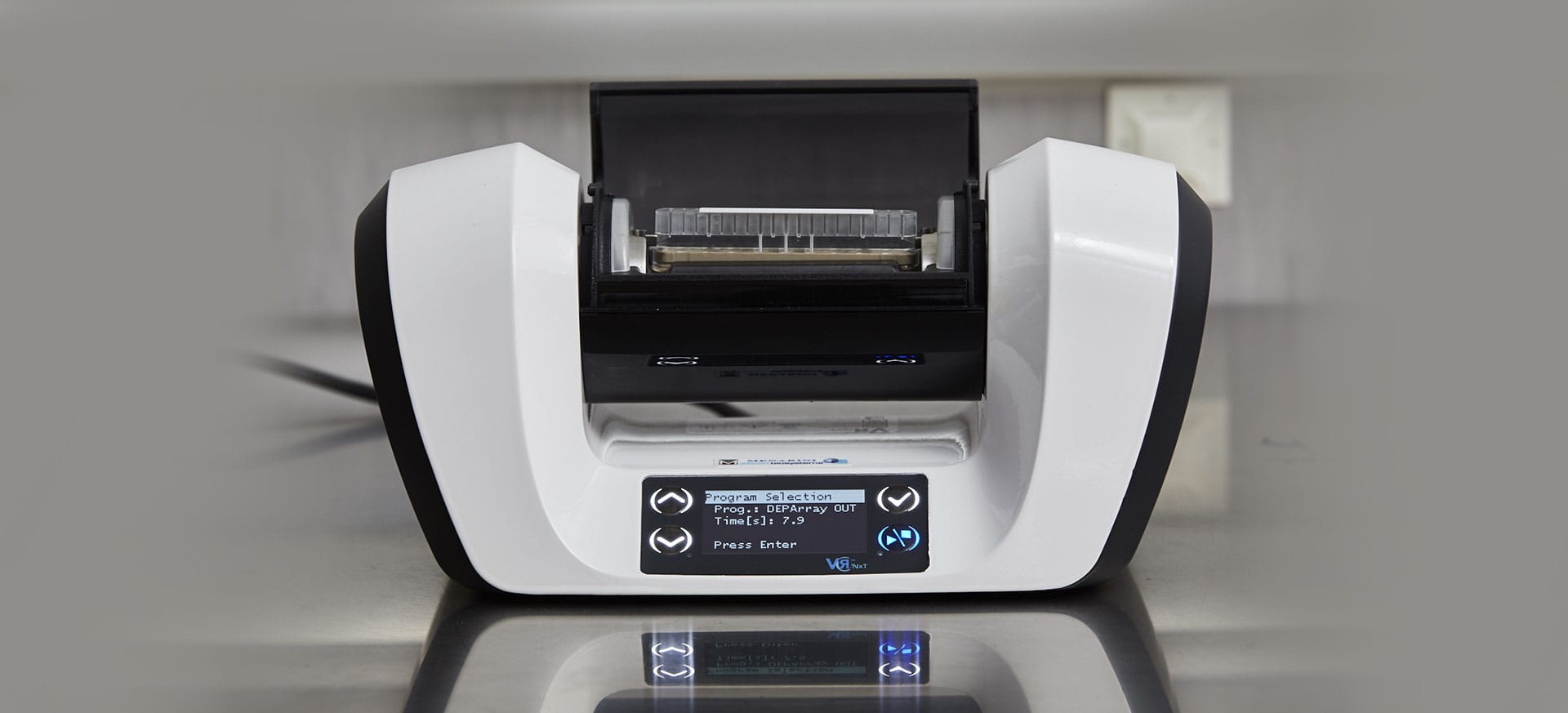 Laboratory centrifuge for rare cell analysis